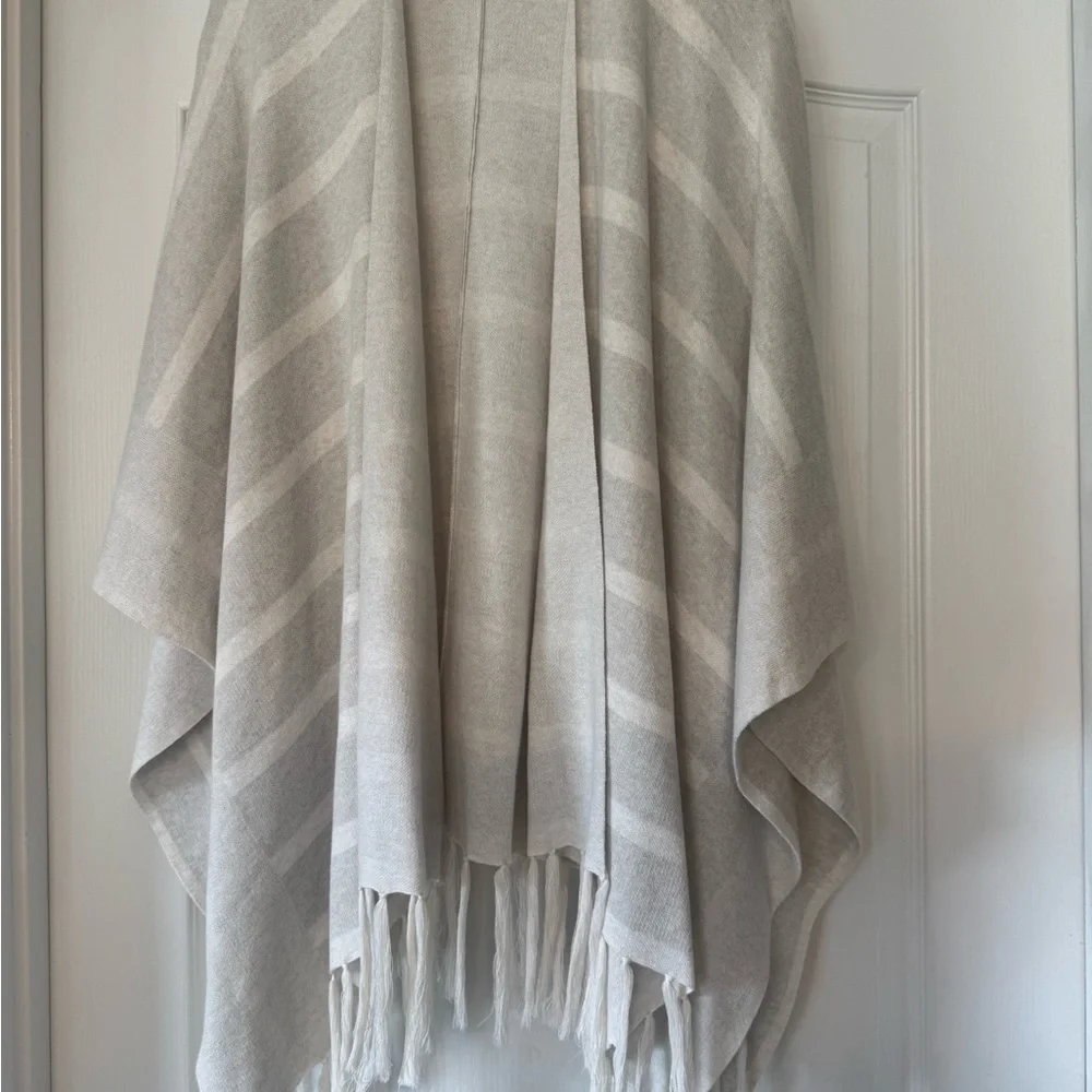 Elegant Gray Striped Wrap!!! NWOT